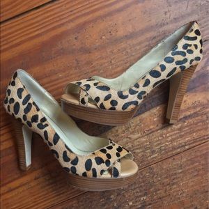 🍁 Steve Madden 'Glamor' Platform PeepToe Pumps